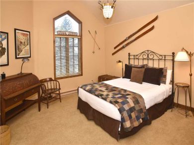 West Vail 4 plus Loft Vacation Home with a Game room West Vail 4 plus Loft Vacation Home with a Game room